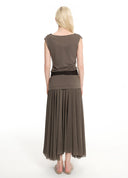 Robe étagée à ourlet asymétrique