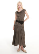 Robe étagée à ourlet asymétrique